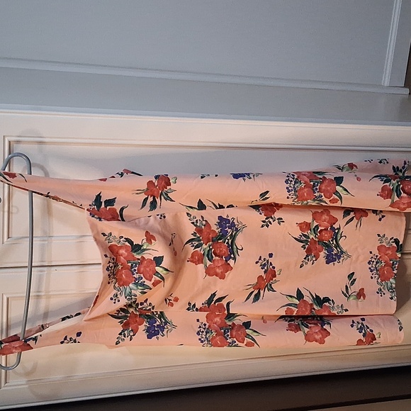 NWOT! Abercrombie & Fitch Floral Dress - Picture 2 of 9